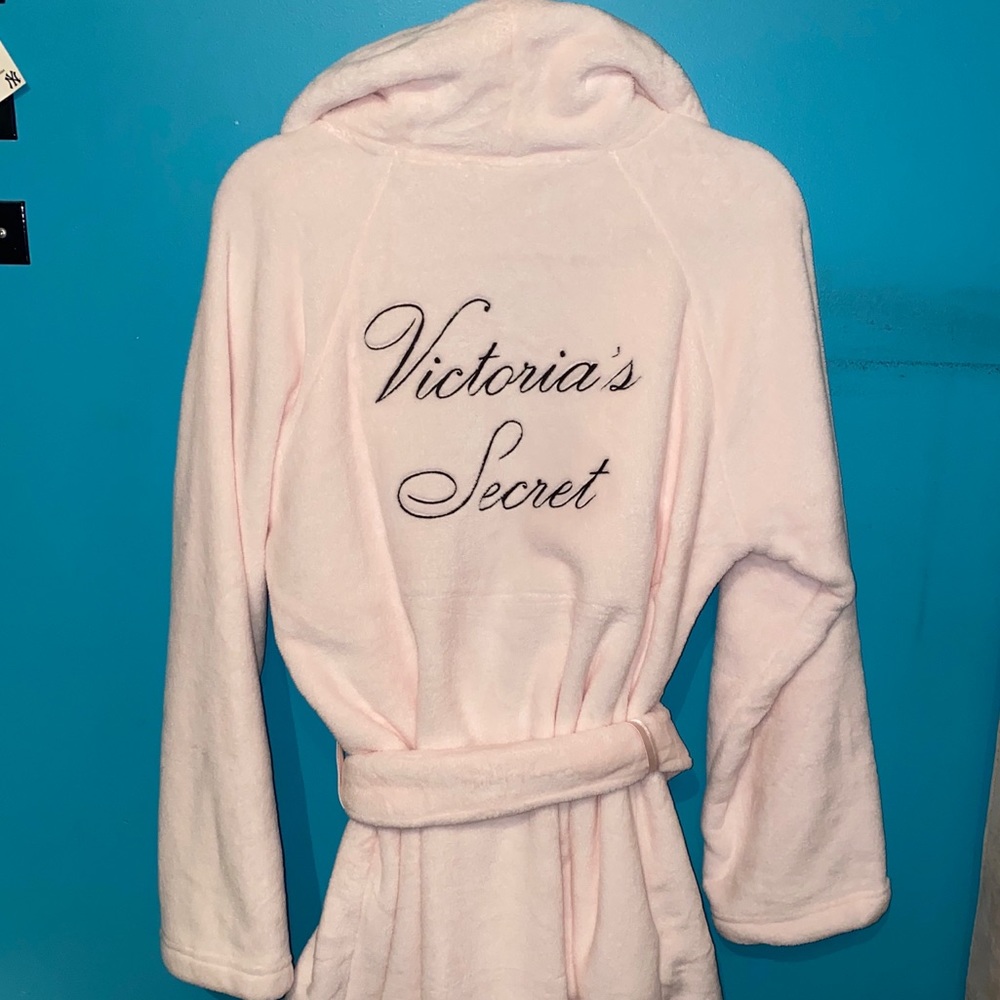 Victoria’s Secret Short Cozy Robe | M/L